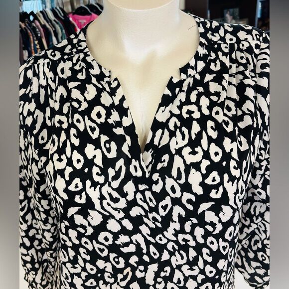 Lane Bryant Split-Back Blouse Animal Print - Picture 11 of 11